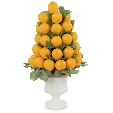 Stand with pyramid of lemons