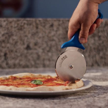 Pizza cutter wheel with resharpenable blade