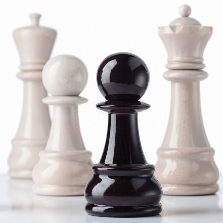 Chess queen grinder