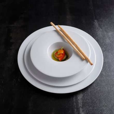 Gourmet plate with cloche