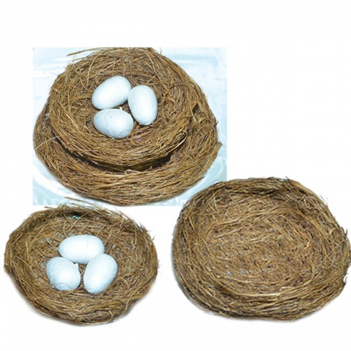 Set of 2 nests with eggs in natural straw