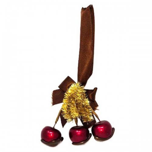 Cherry decoration with chocolate