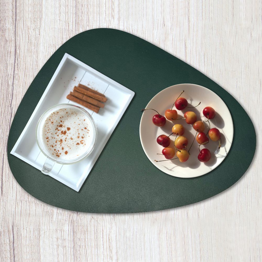 Triangular placemat in eco-leather